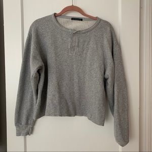 BRANDY MELVILLE CREWNECK SWEATSHIRT
